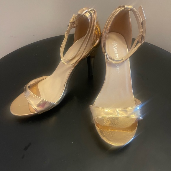Rose gold size 10w heel sandals - Picture 2 of 3